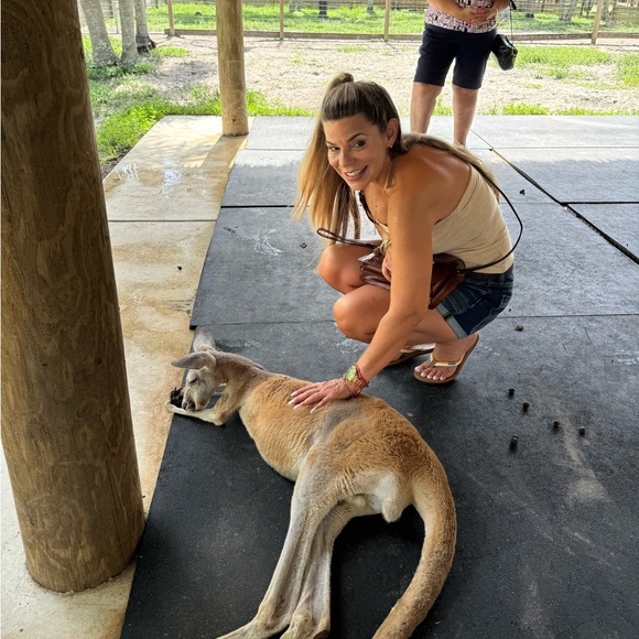 Meet your Posher, Lillian - Picture 1 of 9